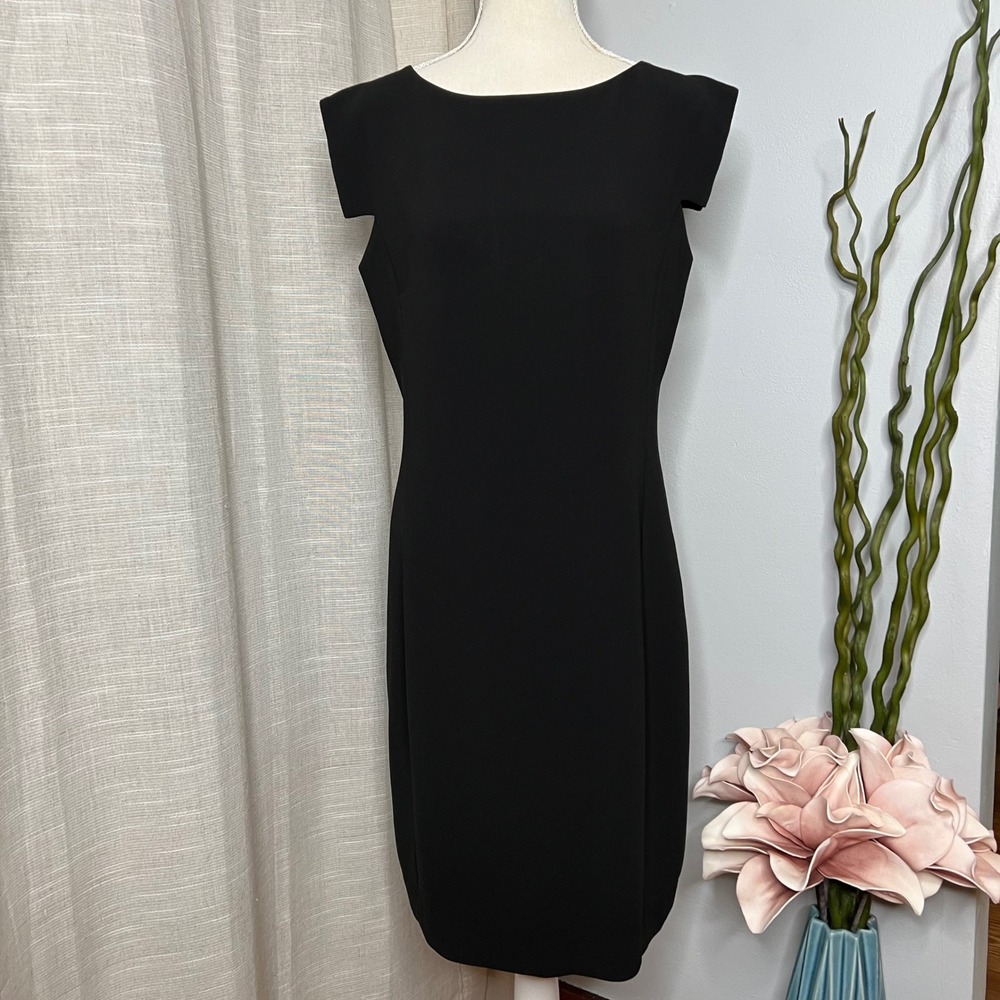 M.M. Lafleur The Sarah Dress Black Shift Short Sleeve Knee Length Women's Size 8